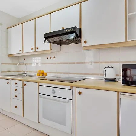 Imperial Puerto 2 3f By Ivi Real Estate *